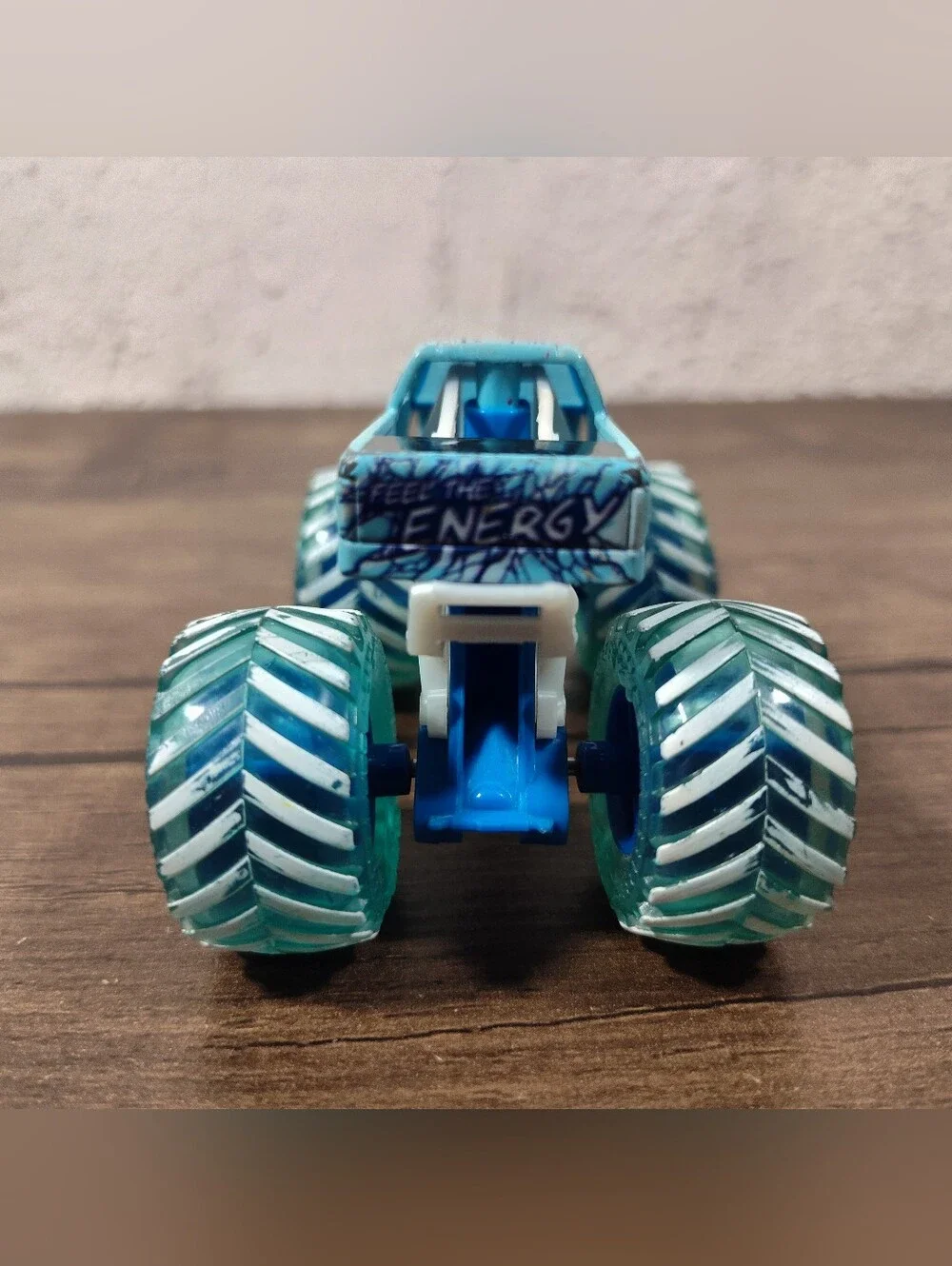 Spin Master Monster Jam Fire & Ice Blue Thunder & Monster Mutt Truck Lot Of 2